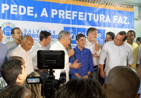 Téo Senna comemora novas praças no Resgate
