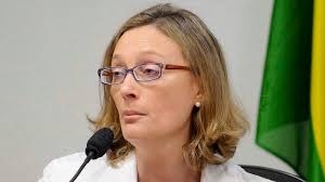 A louca maria do Rosário ataca de novo