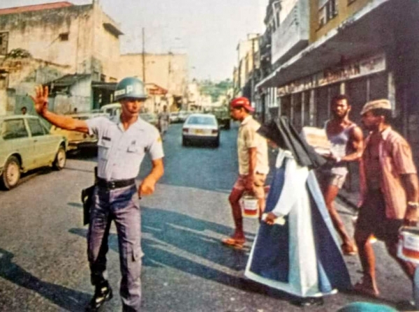 Reverências para o Anjo Bom